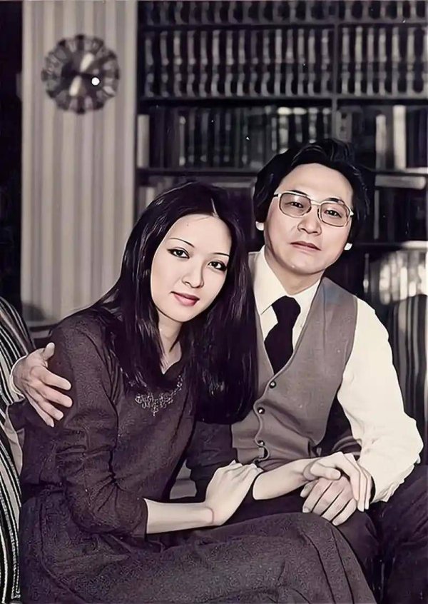 合法配资公司 73岁胡因梦近照曝光！不医美不染发，独居台北老房活成这样
